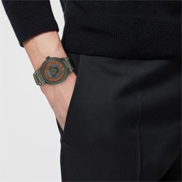 Versace VRSCVE7E00723 Erkek Kol Saati